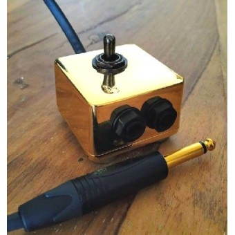 SWITCHBOX HARDCRAFT ORO 24K (ADAPTADOR FUENTE DOBLE)