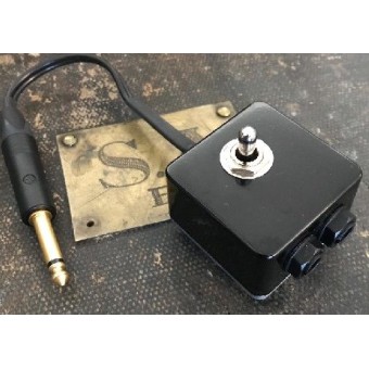 SWITCHBOX HARDCRAFT NEGRO (ADAPTADOR FUENTE DOBLE)