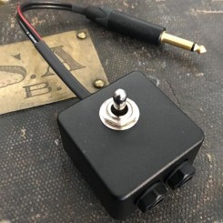 SWITCHBOX HARDCRAFT NEGRO (ADAPTADOR FUENTE DOBLE)