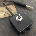 SWITCHBOX HARDCRAFT NEGRO (ADAPTADOR FUENTE DOBLE)