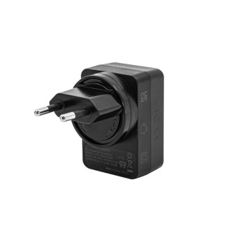 INTERNATIONAL USB-C CHARGER